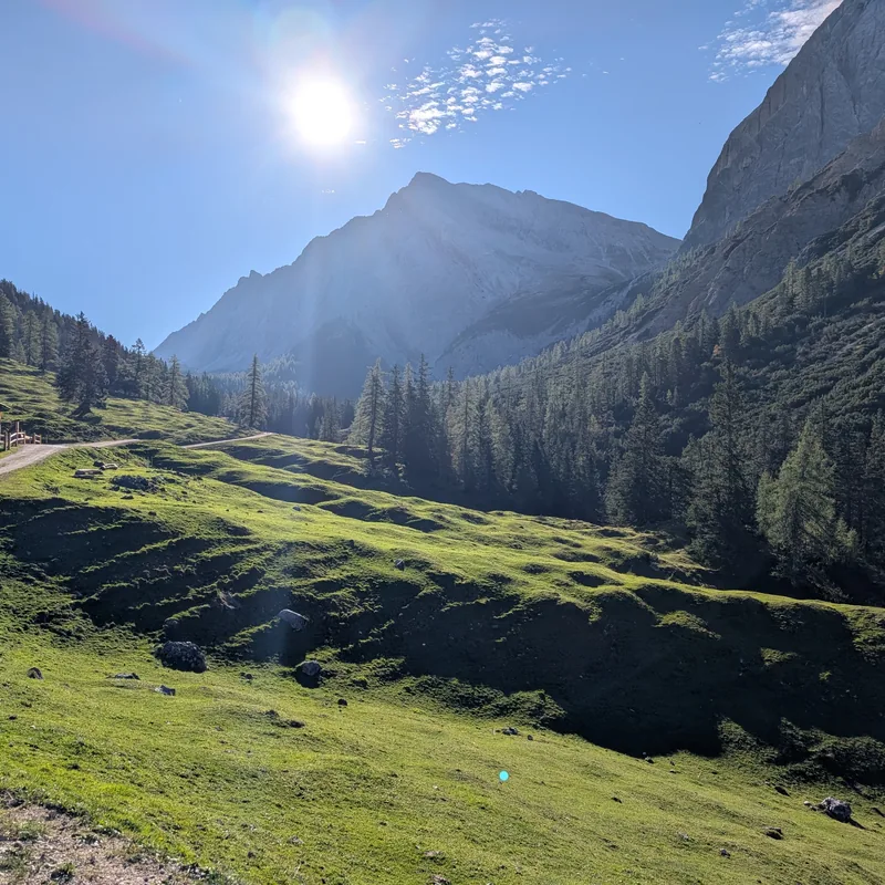 Panorama vom Rand einer Klippe